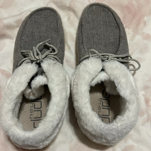 Hey Dude Britt Women’s Slip On Booties in Charcoal Size 11 - Picture 3 of 9